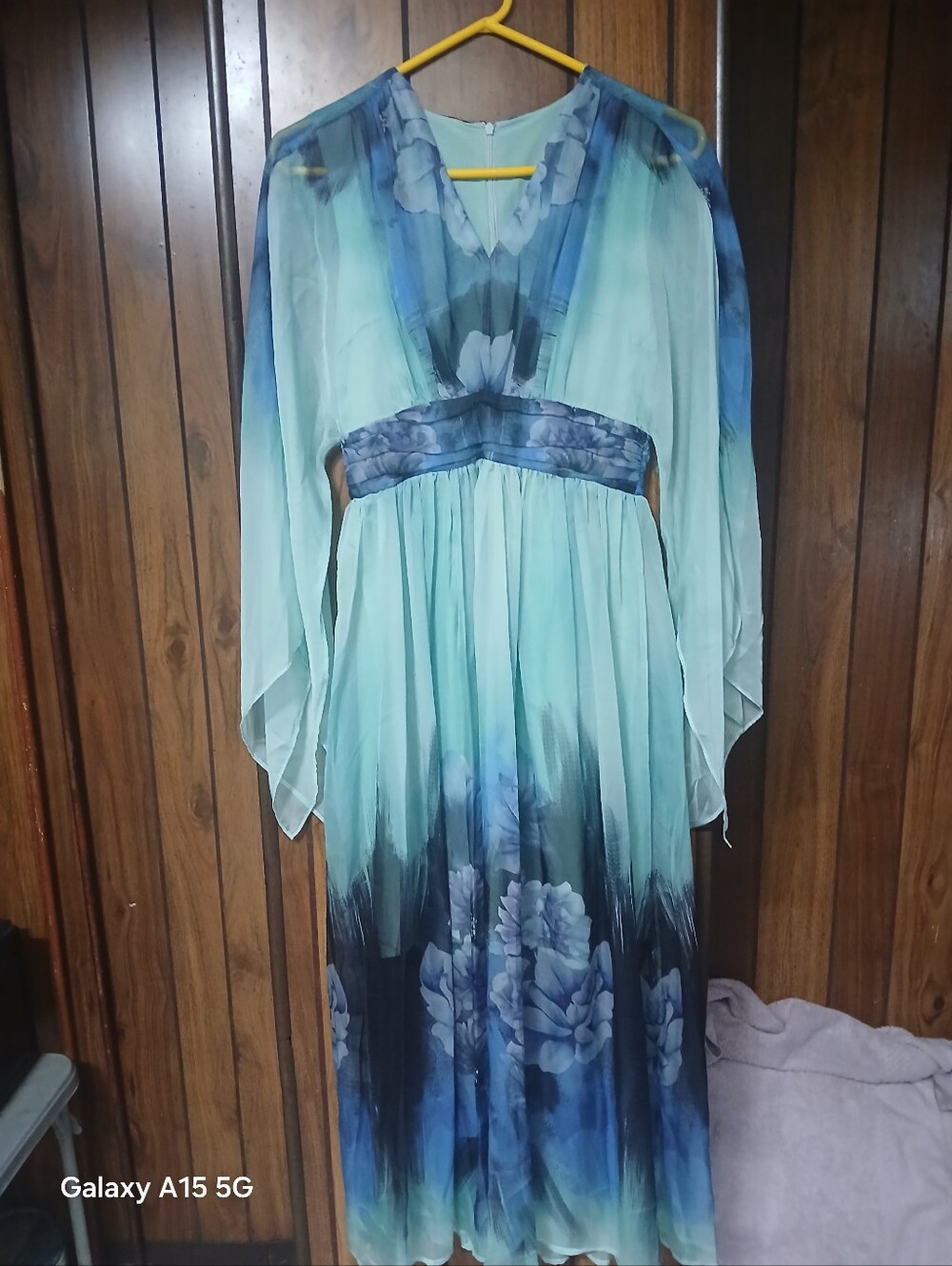Aqua Floral V-Neck Maxi Dress with Flowing Sleeves Lightweight Dress